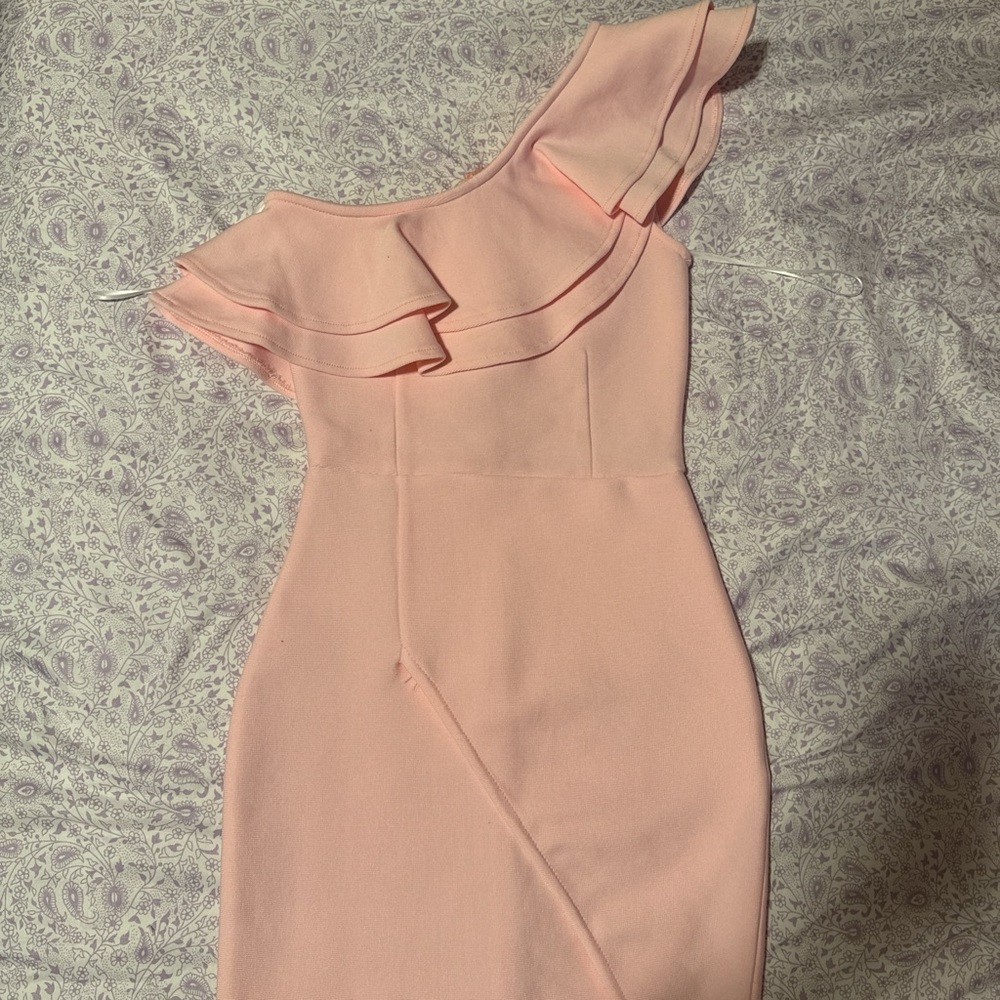 Elegant Pink One-Shoulder Dress